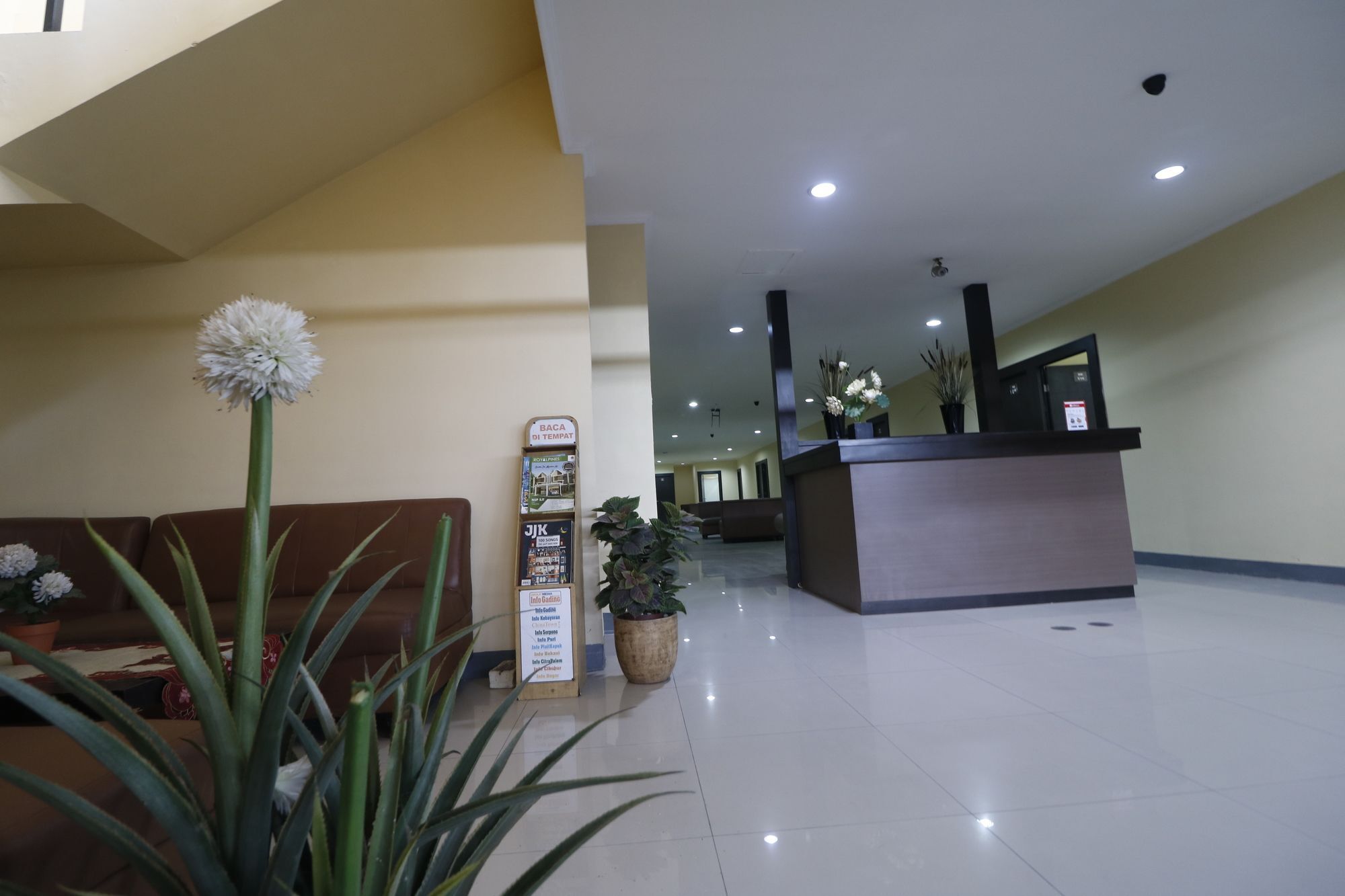 Hotel RedDoorz near ITC Cempaka Mas Dżakarta Zewnętrze zdjęcie
